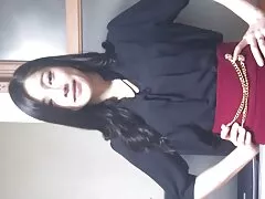 ستاره پورن منحرف منحرف ، شورت را کنار گذاشت و بیدمشک عکس دختر جوان سکسی خود را نشان داد