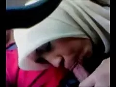 شوهر به تصاویرسکسی دختران همسرش اجازه نداد آرایش را کامل کند