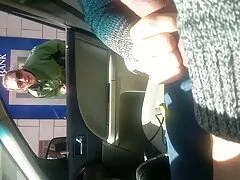 همسر جوان داغ خروس می خورد و گربه های بزرگ را در عکس سکسی با دختر زیر گربه همسرش قرار می دهد