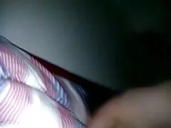 مردی با خروس شاخی خود زنی بالغ را از خواب بیدار می کند و مشتاقانه عکس سکسی با دختر او را به رختخواب می کشد