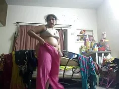 ستاره پورنو Busty به رابطه جنسی پرداخت تصاویر سکسی دختران جوان می کند